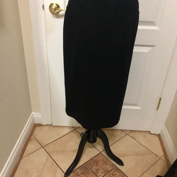 Lafayette 148 Pencil skirt with two-sided design. - Picture 3 of 8